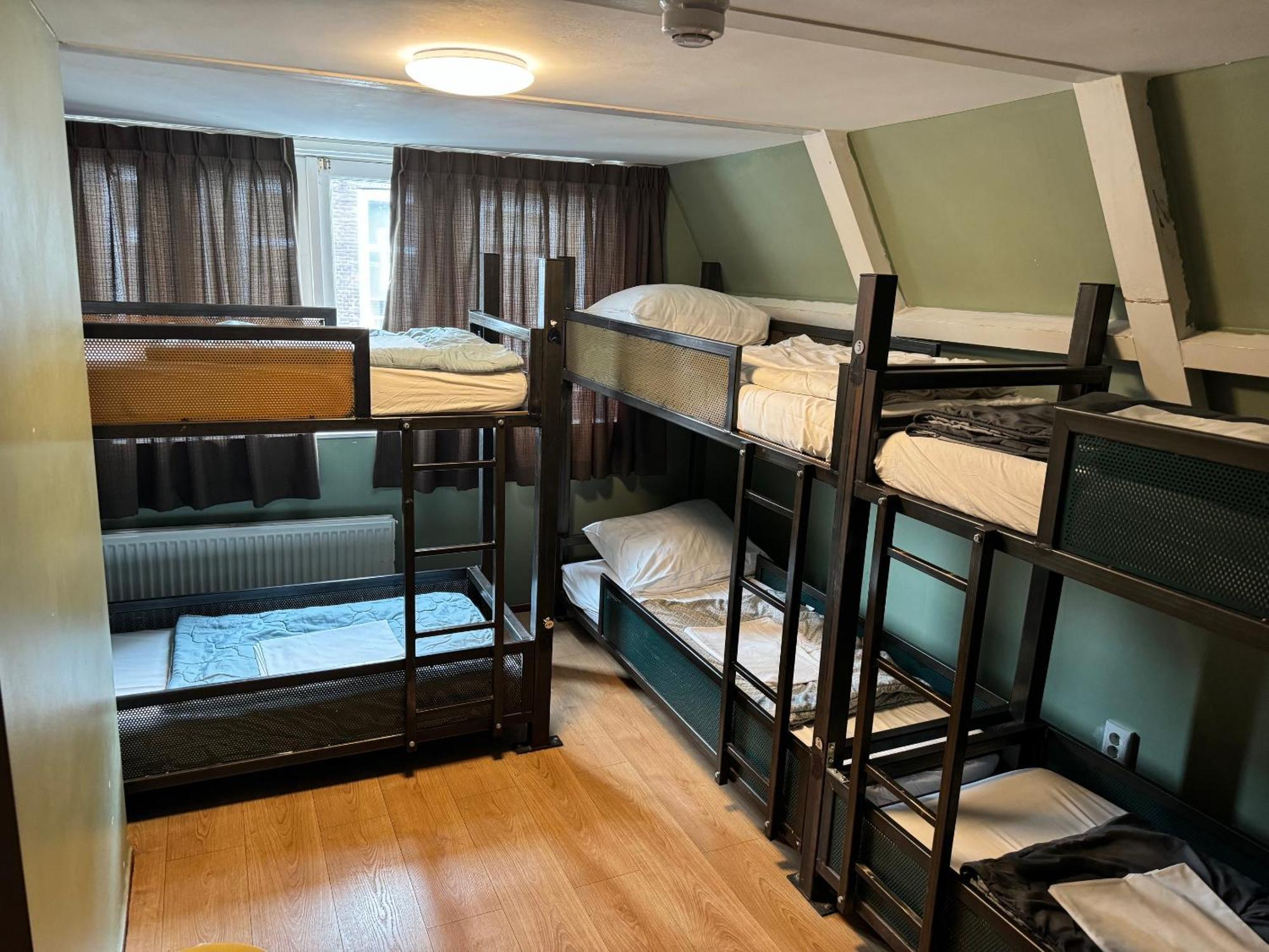 Amsterdam Hostel Uptown Экстерьер фото