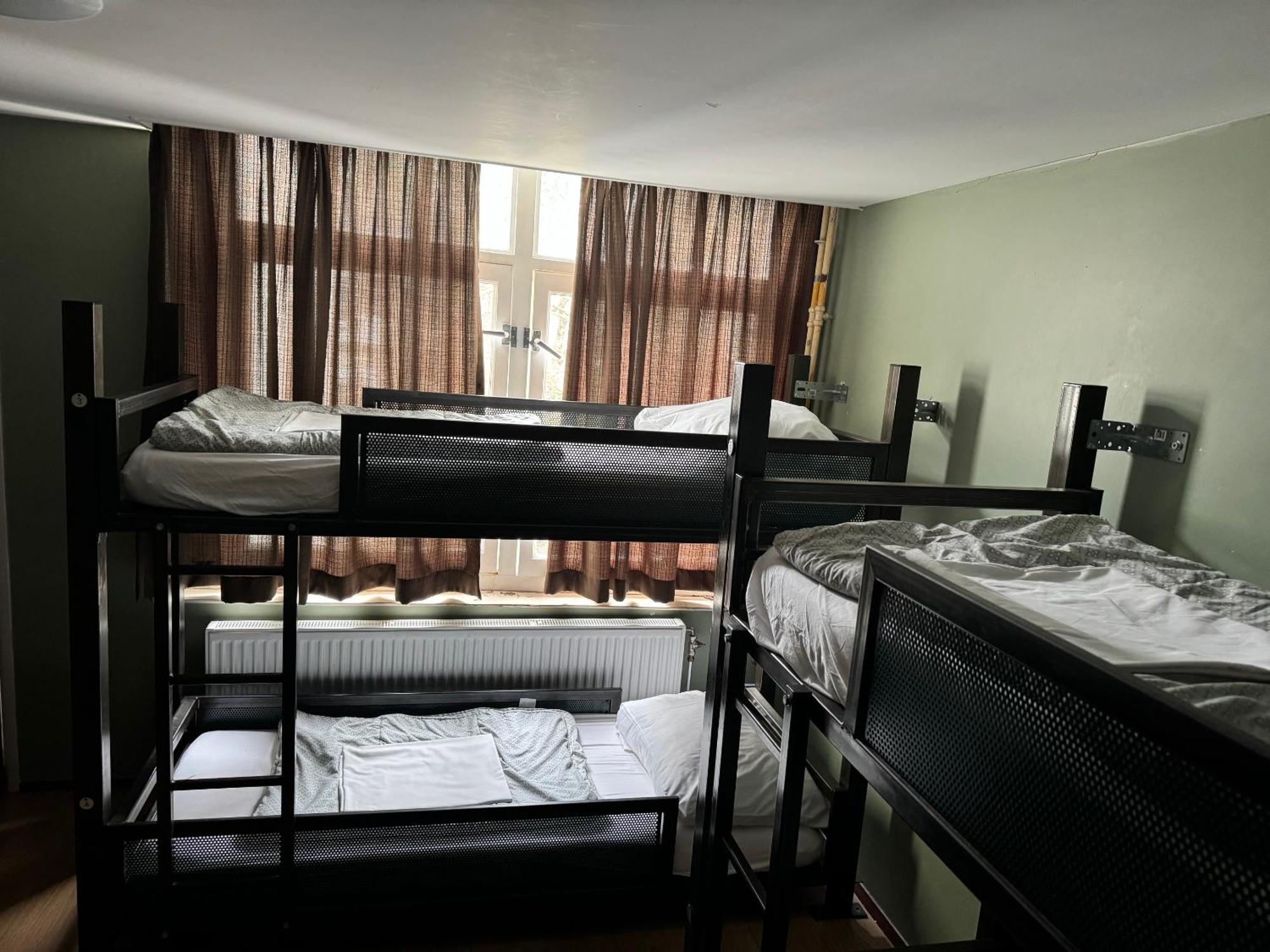 Amsterdam Hostel Uptown Экстерьер фото