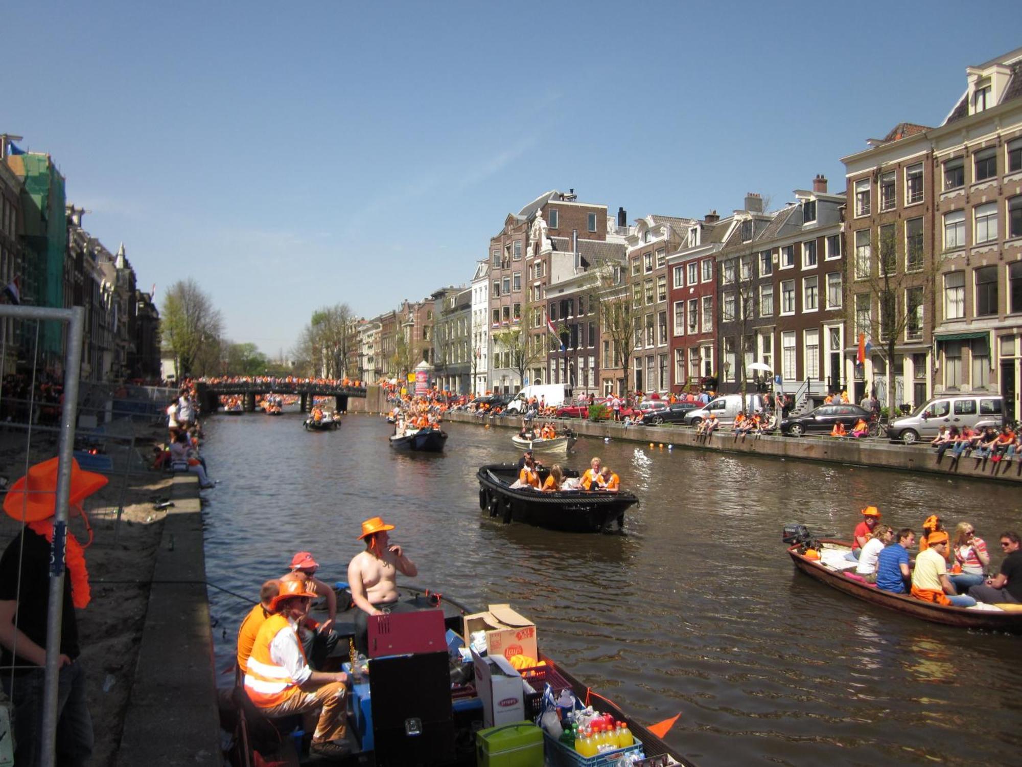Amsterdam Hostel Uptown Экстерьер фото