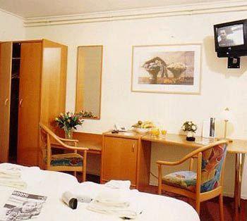 Amsterdam Hostel Uptown Экстерьер фото